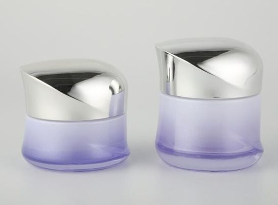 tarro de empaquetado de la crema del vidrio de 50g Skincare con el logotipo y la pintura modificados para requisitos particulares tarro cosmético plástico del casquillo