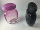 Botellas de perfume de lujo negras de la pendiente del rosa de la pendiente con el casquillo del atomizador