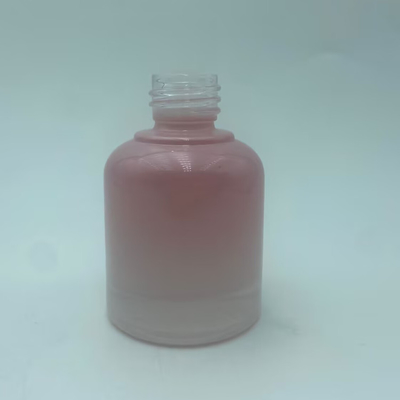 2025 Botella de vidrio rosa reciclable para gotero de aceite Botellas con cuello de plata Luxury Wholesale 30ml