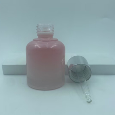 2025 Botella de vidrio rosa reciclable para gotero de aceite Botellas con cuello de plata Luxury Wholesale 30ml