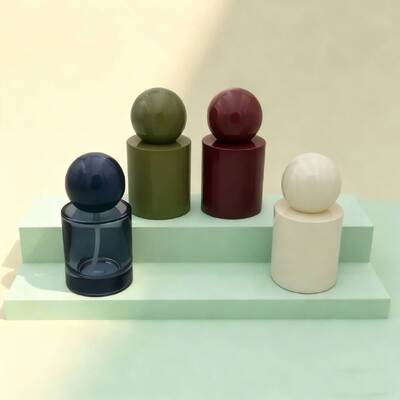 Botellas de perfume de vidrio de lujo personalizadas de 30 ml y 50 ml  Botella de vidrio con bomba de niebla o suero Tapa de bola redonda para producto de suero